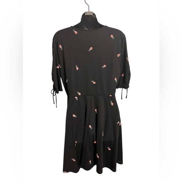 Lauren Conrad black floral dress with ties - Picture 7 of 9